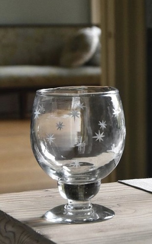 Red Wine Glass with Etched Stars by Grand Illusions